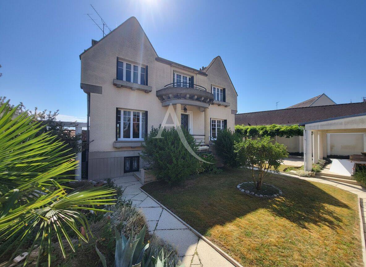 Maison 7 pièces 131 m² · à Guignes · 131 m² · 370 000 €