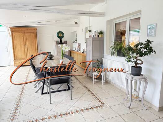 Maison à vendre 285 000 € 8 pièces 4 chambres 209 m² 876 m² de terrain Hérissart 80260