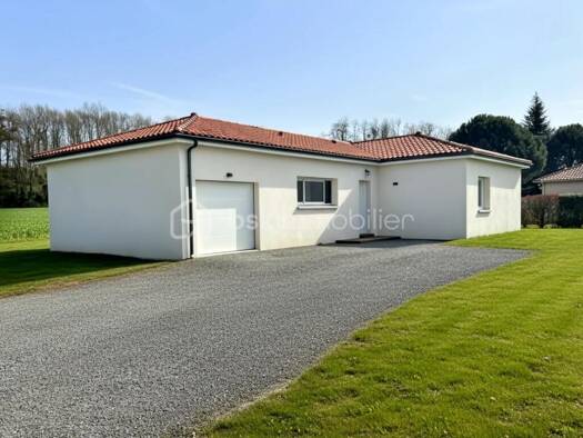 Maison de plain-pied à vendre 275 000 € 4 pièces 3 chambres 105 m² 968 m² de terrain Salies-de-Béarn 64270