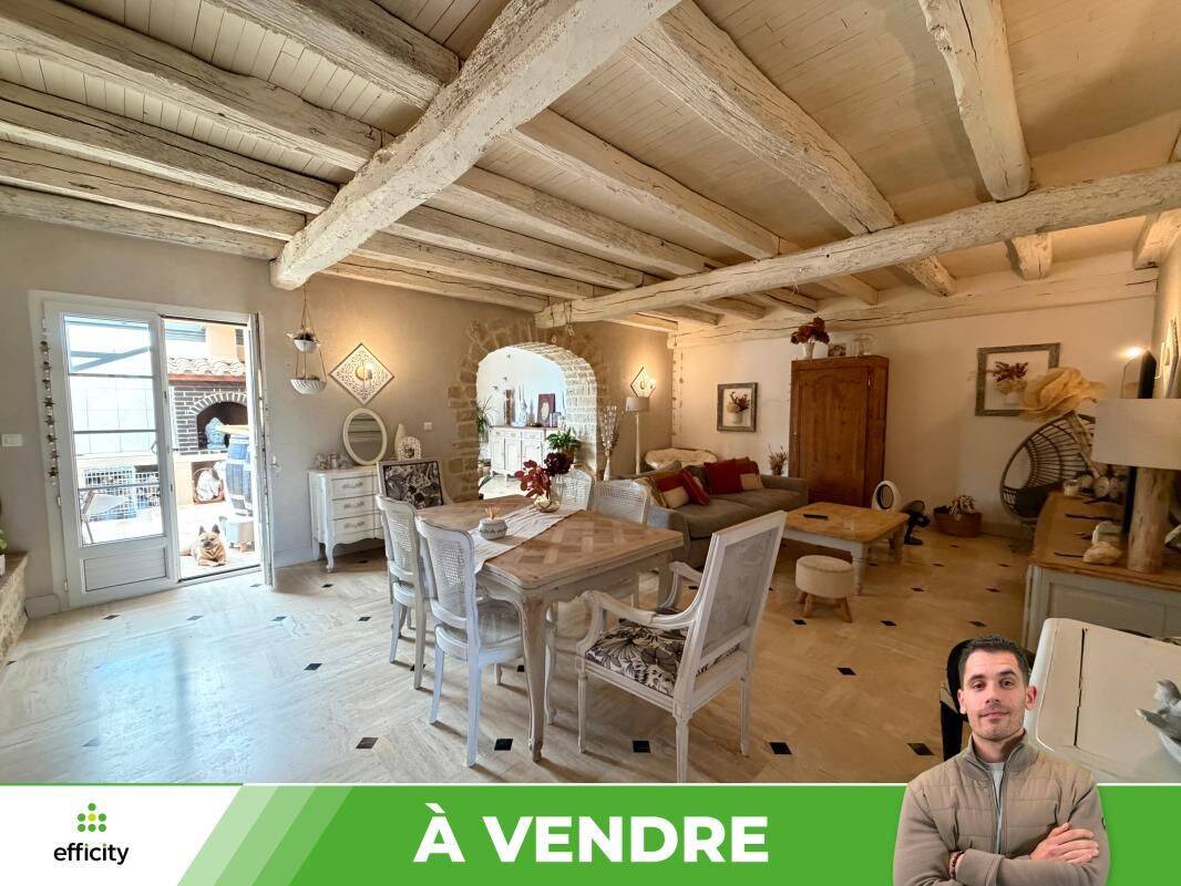 Maison 7 pièces 245 m² · à Coulombiers · 245 m² · 278 000 €