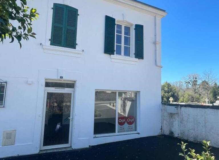 Local commercial à louer 800 € Saint-Pierre-d'Irube 64990