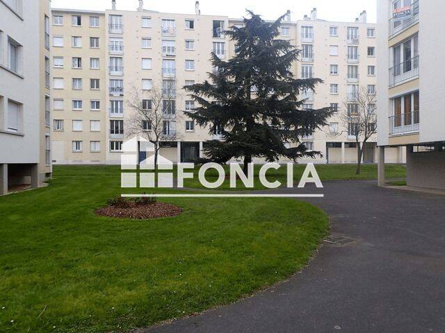 Appartement 4 pièces 75 m² · à Rennes · 74,7 m² · 835 €