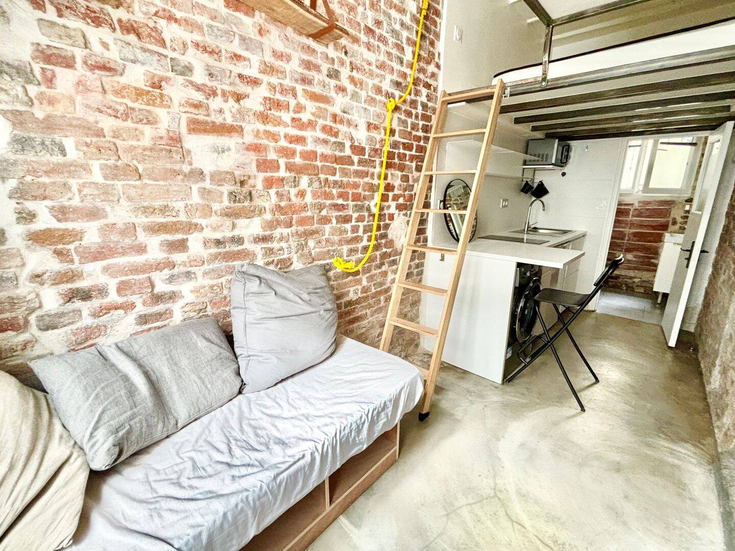 Appartement 1 pièce 15 m² · à Paris 18ème Arrondissement · 15 m² · 800 €