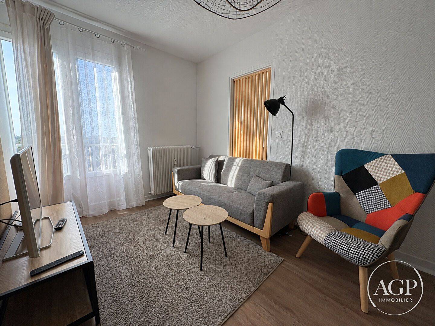 1 pièce 79 m² · à Orléans · 78,6 m² · 395 €/mois
