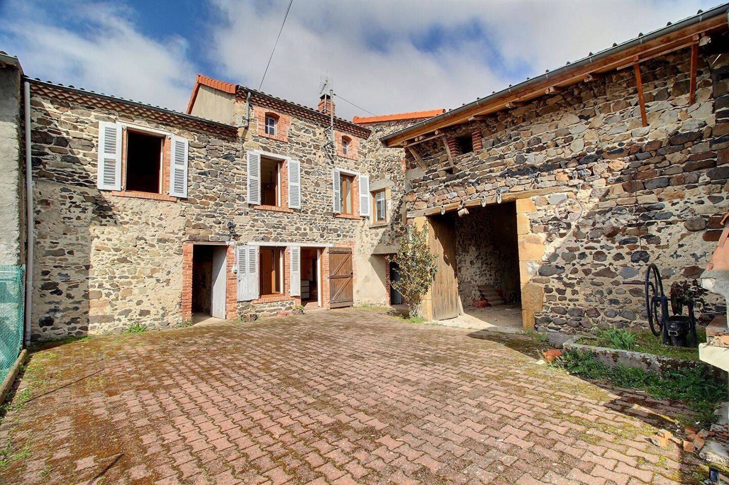 Maison 5 pièces 90 m² · à Sallèdes · 90 m² · 108 400 €