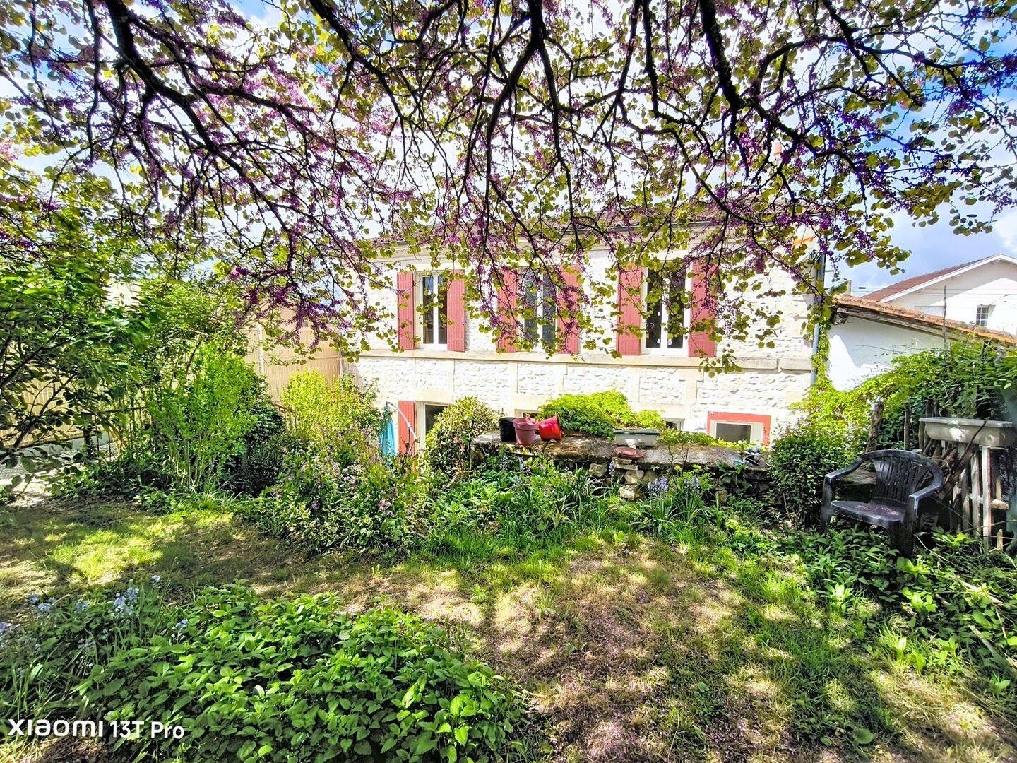 Maison 7 pièces 170 m² · à Saint-Jean-d'Angély · 170 m² · 219 900 €