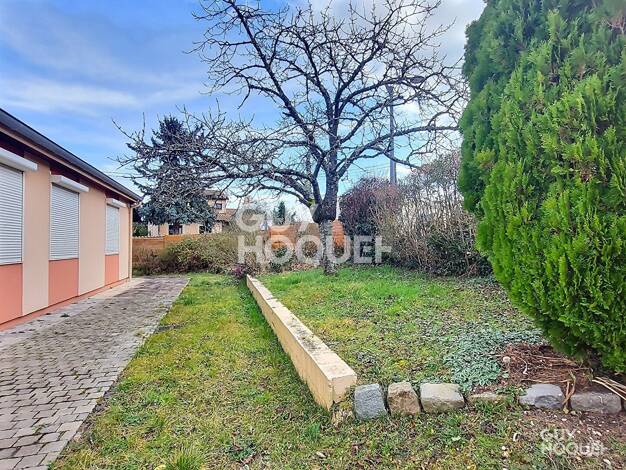 Maison de plain-pied à vendre 436 000 € 4 pièces 3 chambres 90 m² 822 m² de terrain Brindas 69126