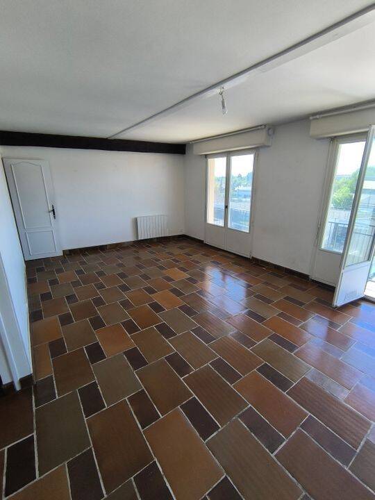 Appartement 3 pièces 69 m² · à Charleville-Mézières · 69 m² · 730 €