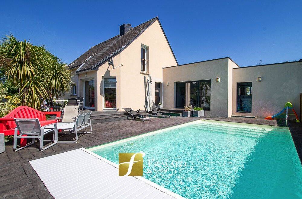 Maison 6 pièces 135 m² · à Ploeren · 135 m² · 628 000 €