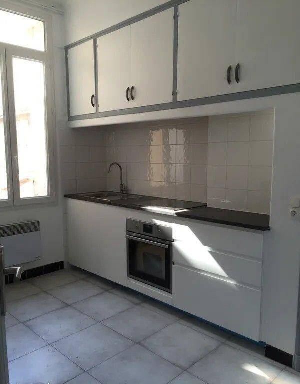 Appartement 2 pièces 48 m² · à Marseille 7ème Arrondissement · 48 m² · 900 €/mois