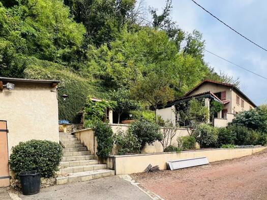 Maison à vendre 249 000 € 6 pièces 3 chambres 165 m² 17 880 m² de terrain Chandon 42190