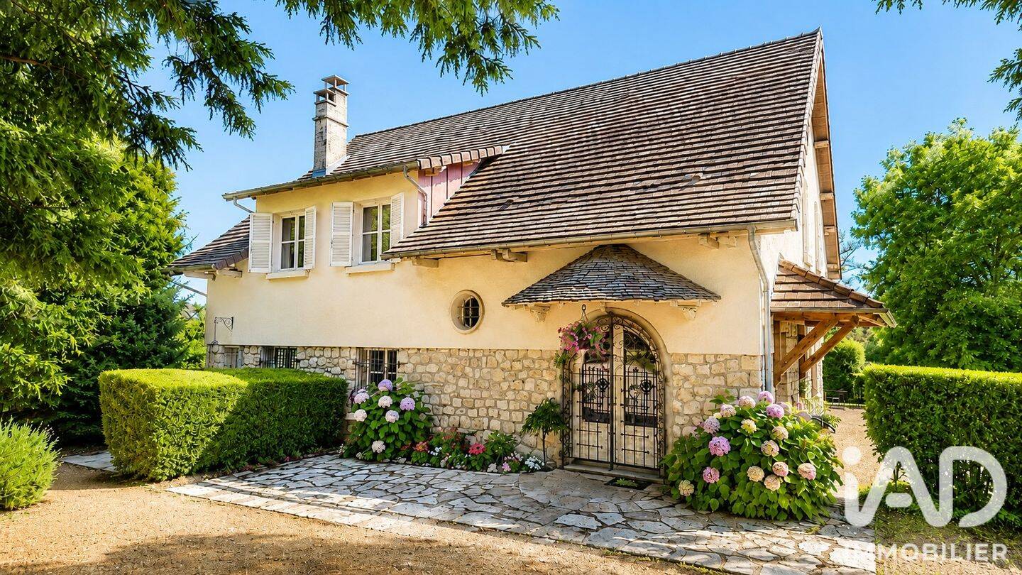 Maison 6 pièces 233 m² · à Louhans · 233 m² · 418 000 €