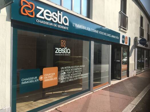 Local commercial à louer 2 025 € 63 m² de surface de vente Patenotre Petit Parc Rambouillet 78120