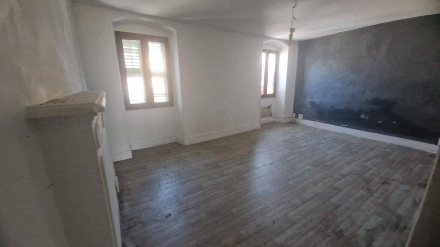 Appartement 4 pièces 90 m² · à Rumilly · 89,8 m² · 150 000 €