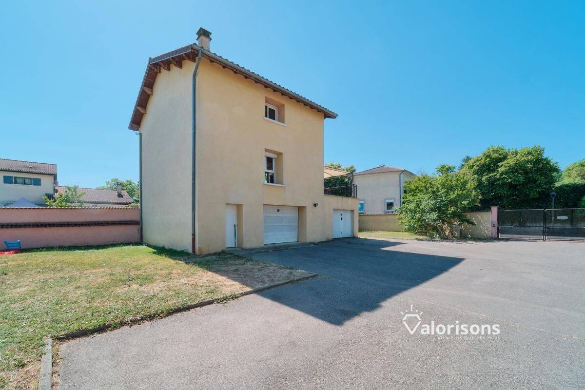Maison 4 pièces 91 m² · à Jons · 91 m² · 330 000 €