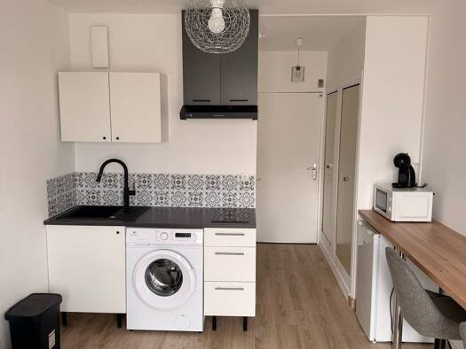 Appartement à louer 510 € 1 pièce 18 m² Étage 1/4 Sud-Saint Jacques Clermont-Ferrand 63000