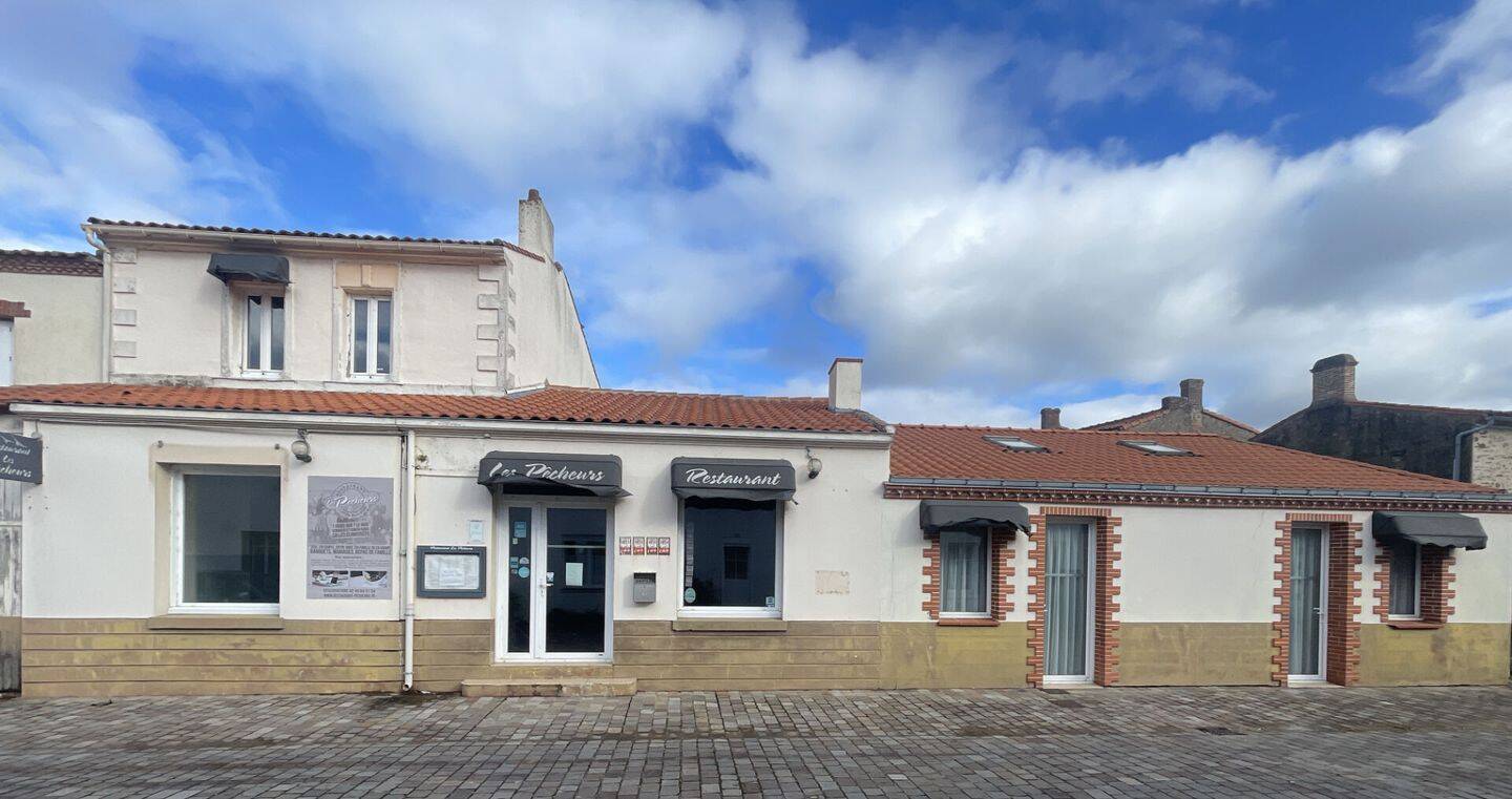Maison 12 pièces 370 m² · à La Chevrolière · 370 m² · 336 000 €