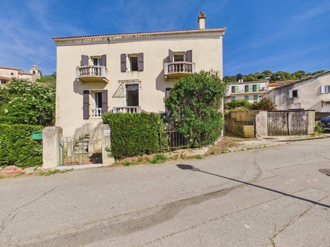 Maison 8 pièces 158 m² · à Alata · 158 m² · 495 000 €