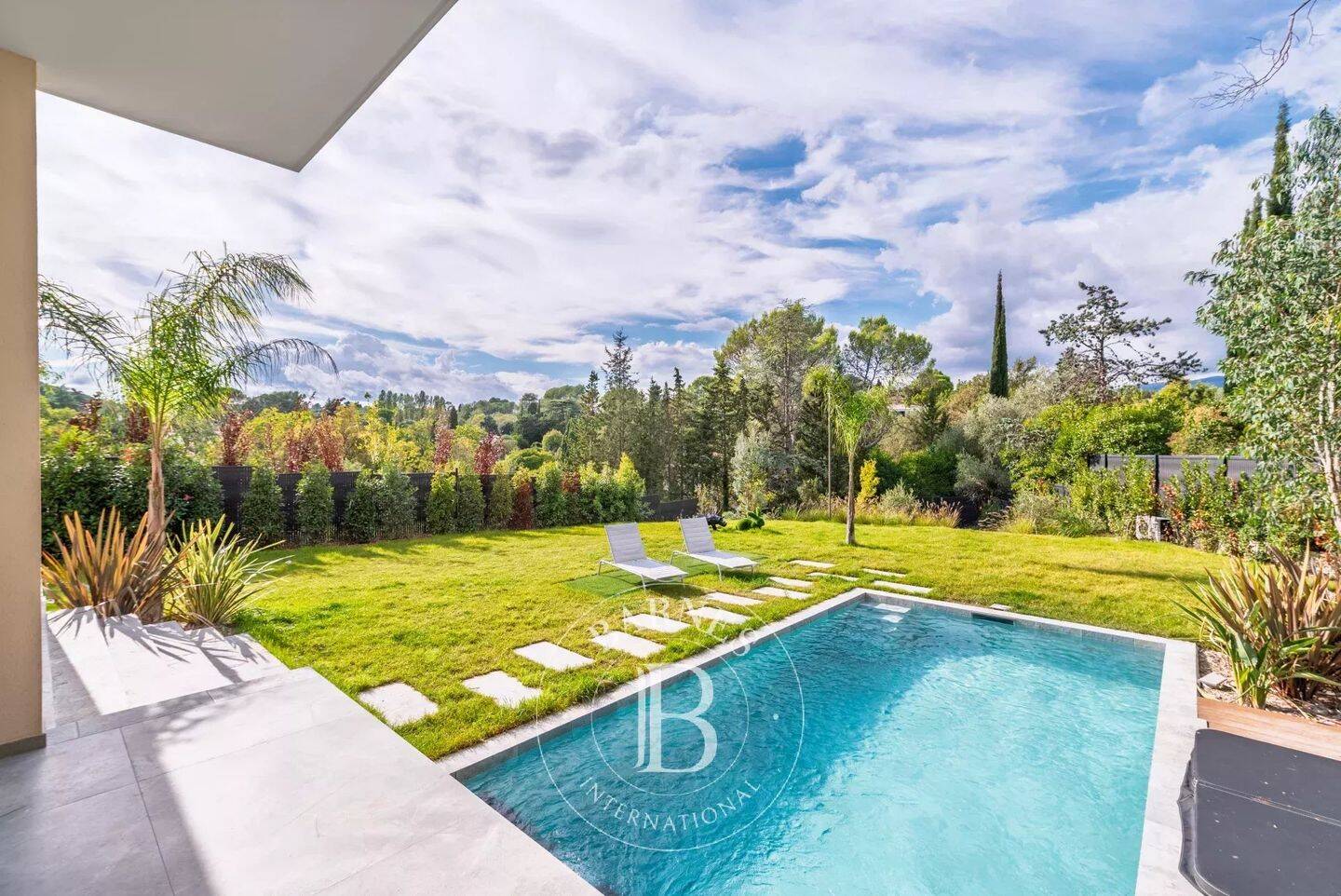 Maison 6 pièces 210 m² · à Valbonne · 210 m² · 2 100 000 €