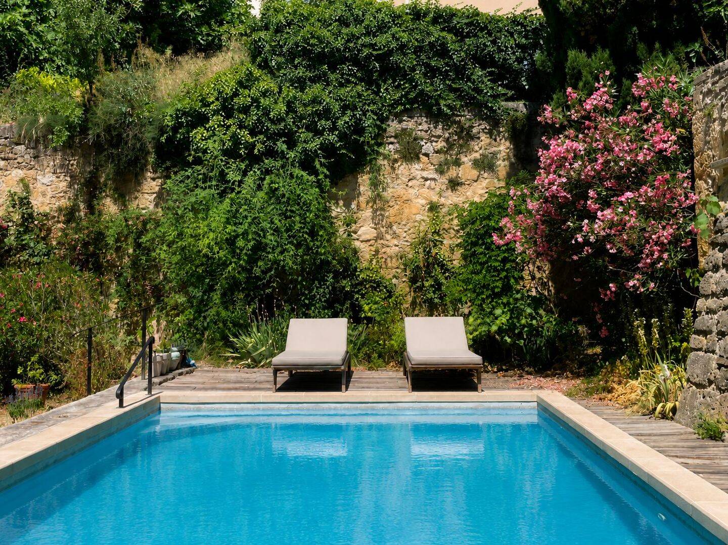 Maison 9 pièces 300 m² · à Rognes · 300 m² · 894 000 €