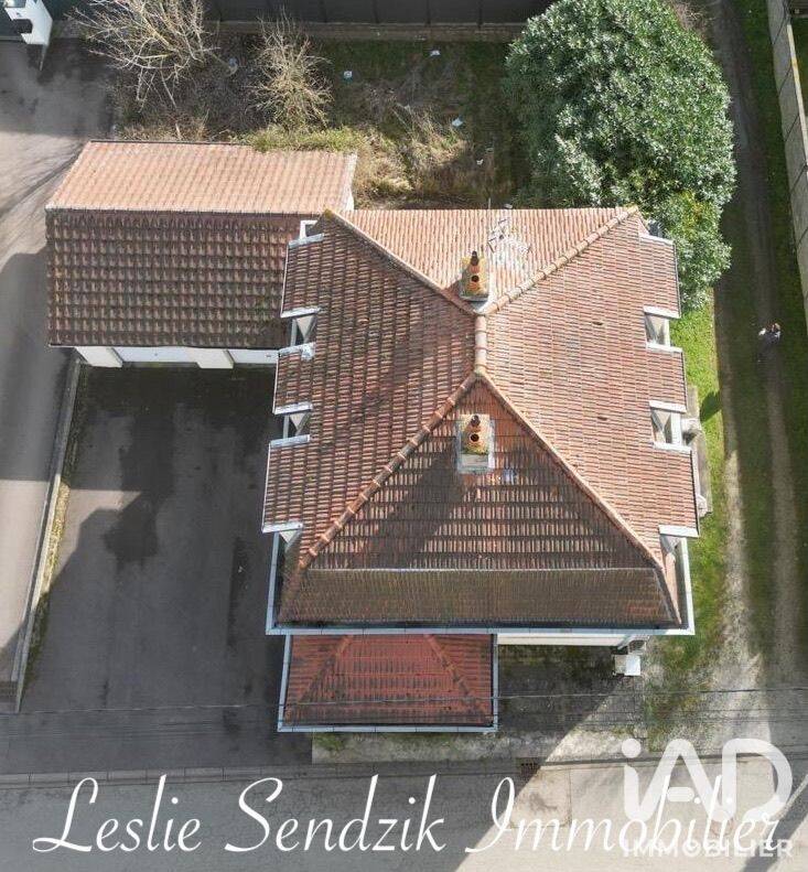 Maison 8 pièces 137 m² · à Sainte-Marie-aux-Chênes · 137 m² · 280 000 €