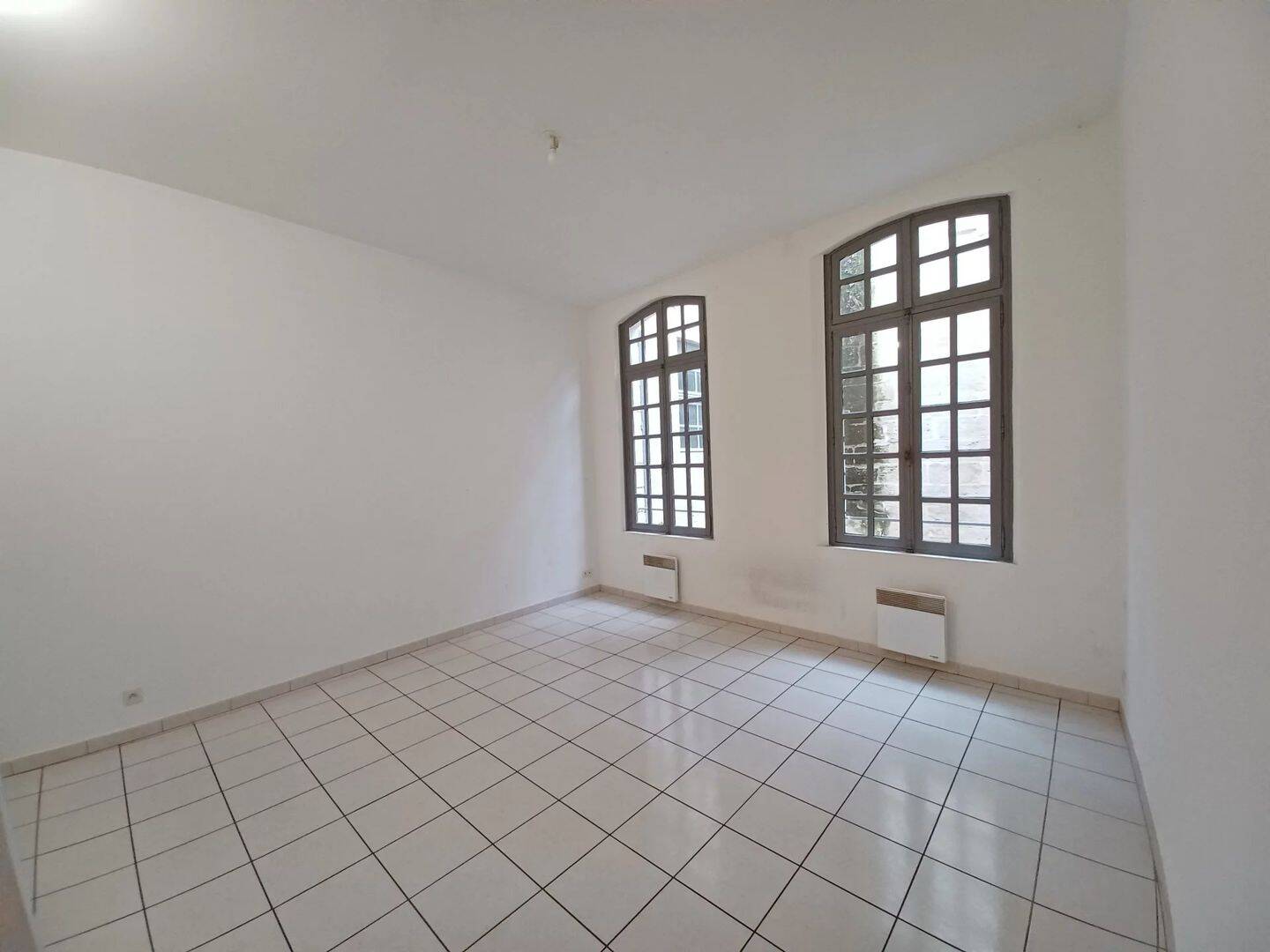 Appartement 2 pièces 53 m² · à Beaucaire · 52,8 m² · 484 €/mois