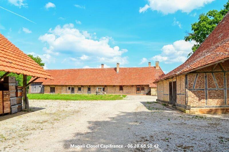 Maison 14 pièces 201 m² · à Bouhans · 201 m² · 585 000 €