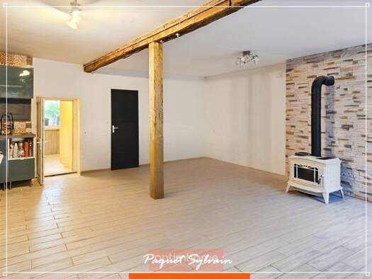 Maison à vendre 105 000 € 5 pièces 4 chambres 134 m² 423 m² de terrain Villeneuve-sur-Allier 03460