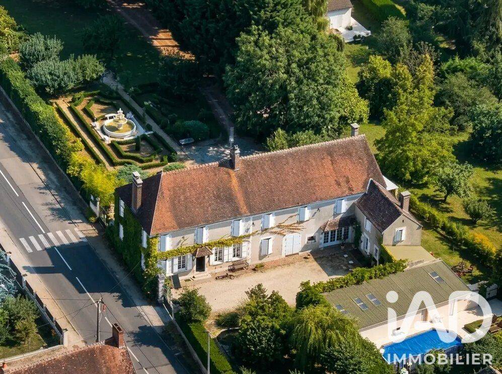 Maison 15 pièces 381 m² · à Montigny-la-Resle · 381 m² · 420 000 €