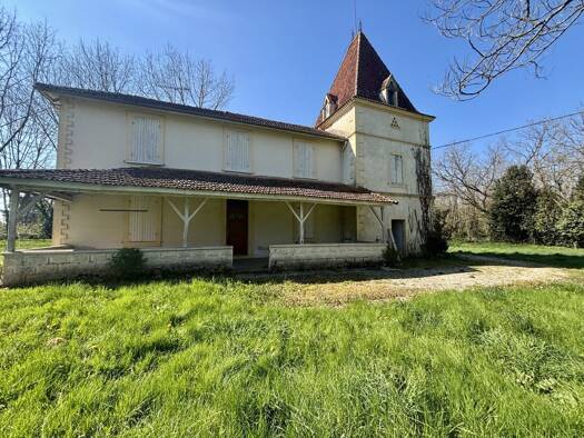 Maison à vendre 318 000 € 4 pièces 2 chambres 94 m² 5 000 m² de terrain Pinel-Hauterive 47380