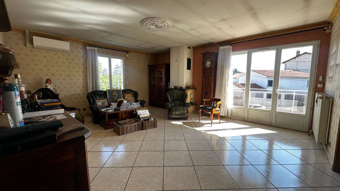 Appartement 5 pièces 137 m² · à Givors · 137 m² · 198 000 €