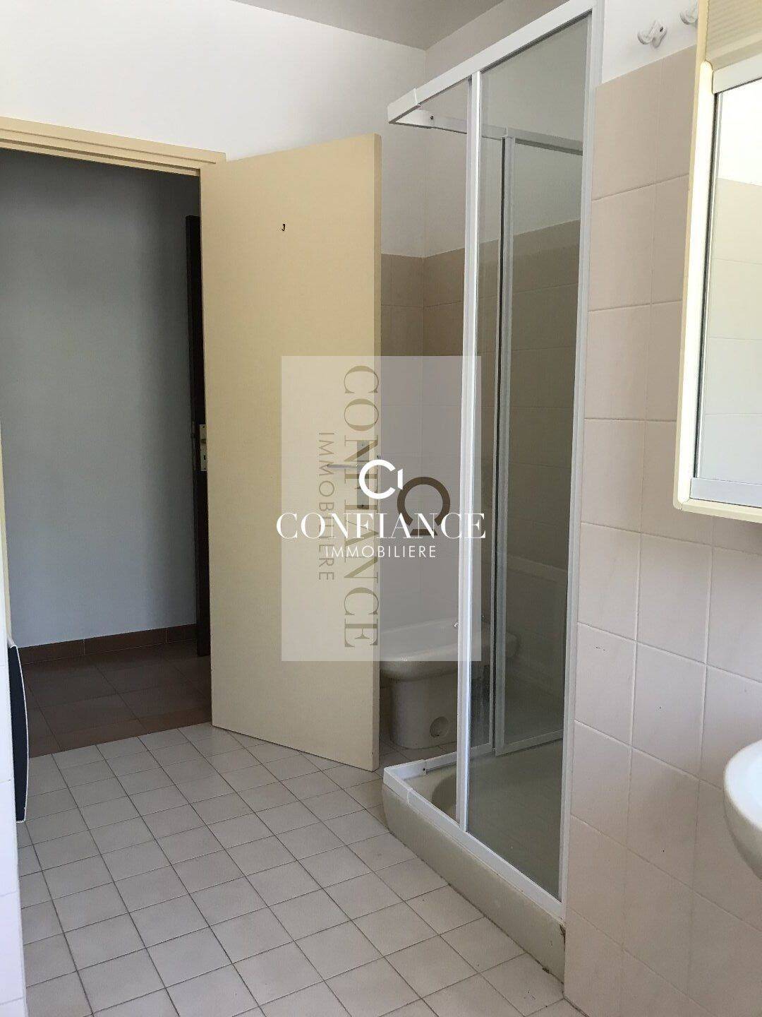 4 PIECES VIDE EN RDJ REZ DE MAISON - TERRON NICE OUEST — 9