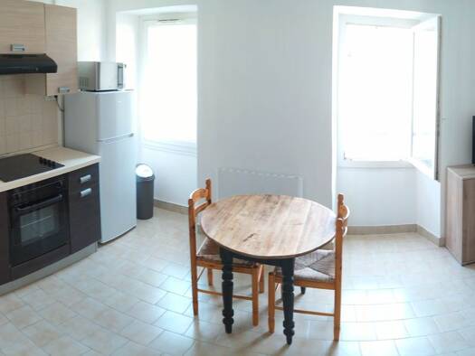 Colocation à louer 400 € 2 pièces 1 chambre 26 m² Étage 2/3 Vals-les-Bains 07600