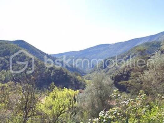 Terrain constructible à vendre 149 800 € 1 591 m² de terrain Roquesteron 06910
