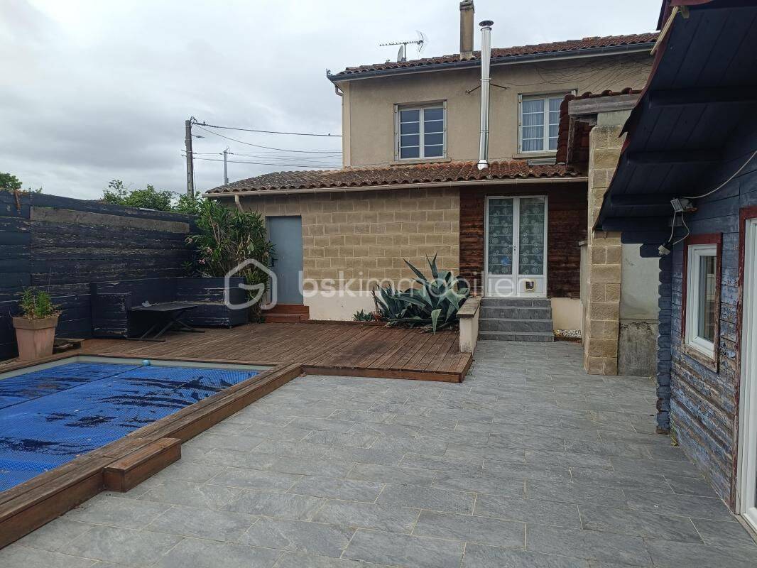 Maison 5 pièces 135 m² · à Montendre · 135 m² · 165 000 €
