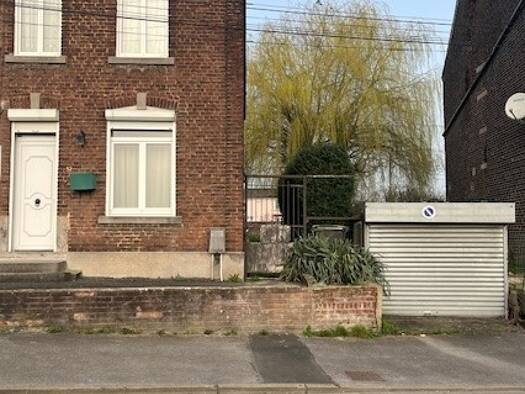 Maison de ville à vendre 83 000 € 4 pièces 2 chambres 69 m² 710 m² de terrain Montplaisir-Sous Le Bois-Douzies-Faubourg Saint Quentin Maubeuge 59600