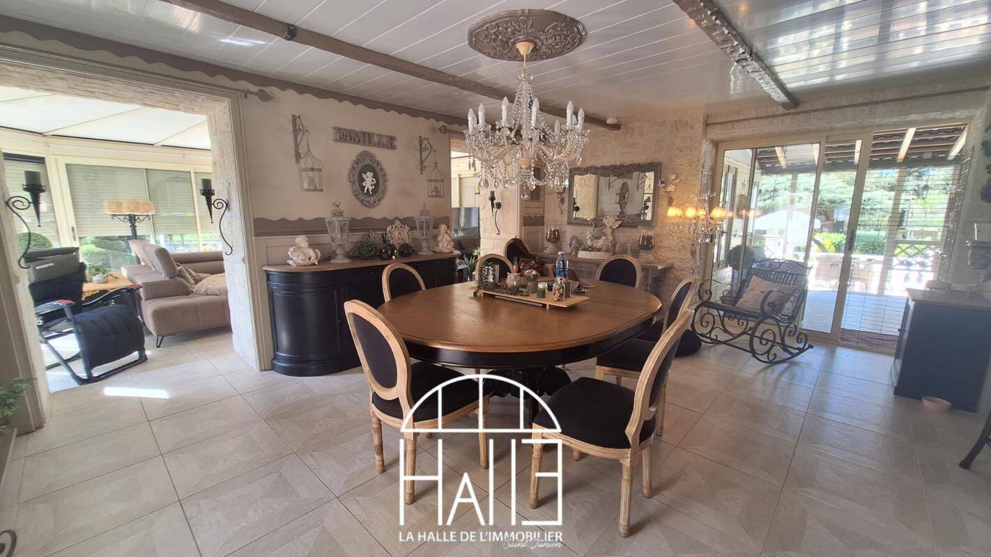 Maison 6 pièces 146 m² · à Chassenon · 146 m² · 218 000 €