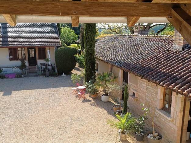 Immeuble à vendre 497 000 € 299 m² La Genête 71290