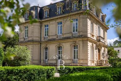 Hôtel particulier à vendre 1 590 000 € 14 pièces 9 chambres 450 m² 2 000 m² de terrain Langlade 30980
