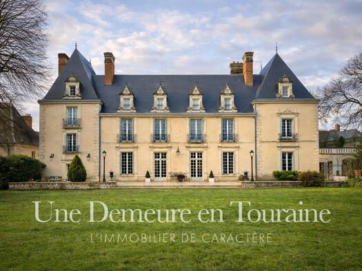 Château à vendre 1 850 000 € 20 pièces 15 chambres 900 m² 110 000 m² de terrain Tours 37000