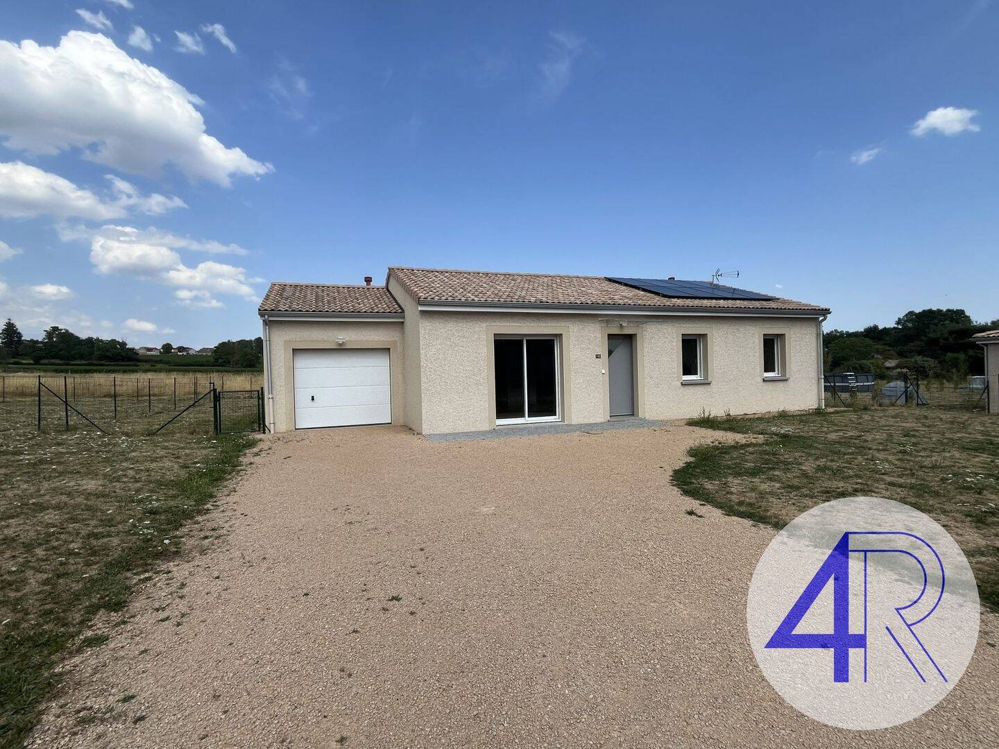 Maison 4 pièces 92 m² · à Saint-Amour-Bellevue · 91,9 m² · 1 303 €
