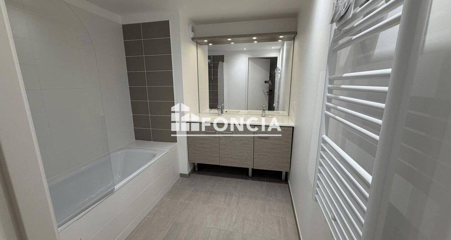 Appartement 3 pièces 78 m² · à Évry-Courcouronnes · 77,8 m² · 1 081 €/mois