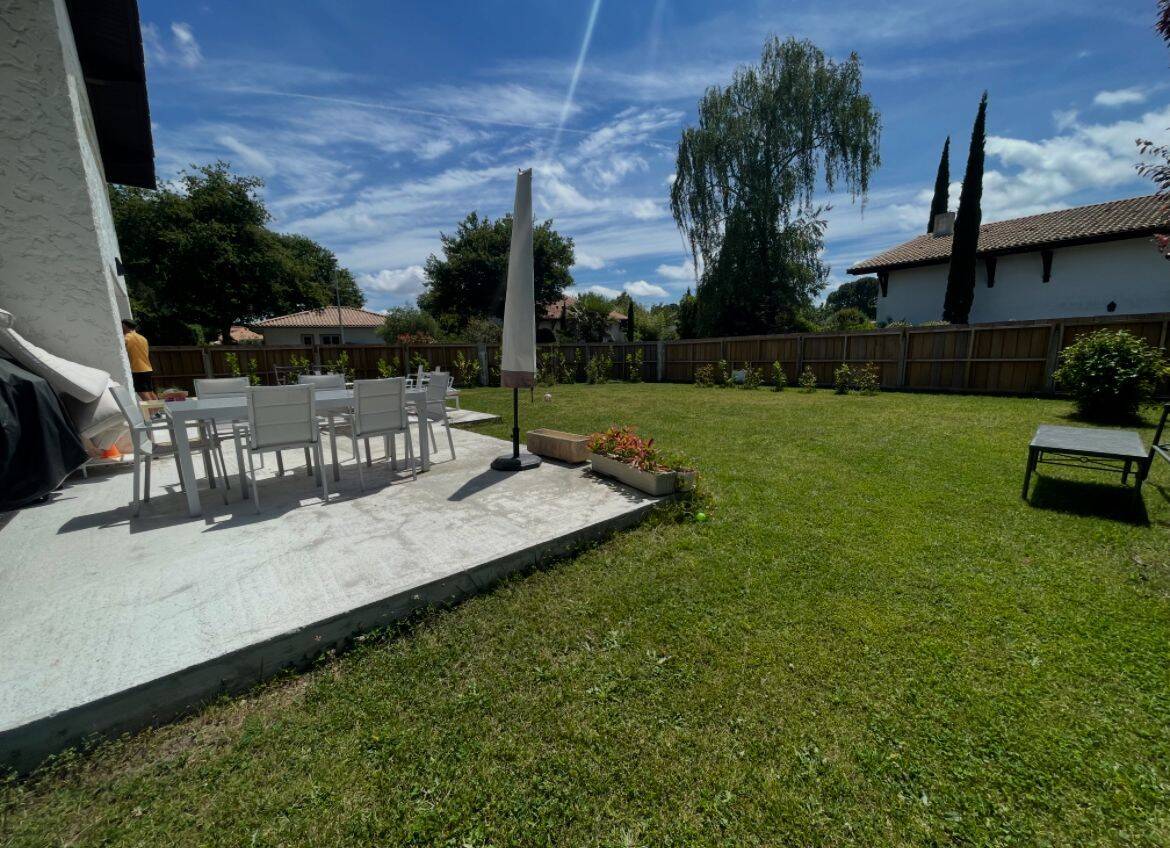 Maison 6 pièces 135 m² · à Pessac · 135 m² · 2 550 €