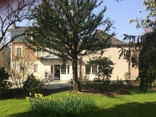 Villa à vendre 1 050 000 € 8 pièces 5 chambres 234,6 m² 6 088 m² de terrain Saint-Pryvé-Saint-Mesmin 45750