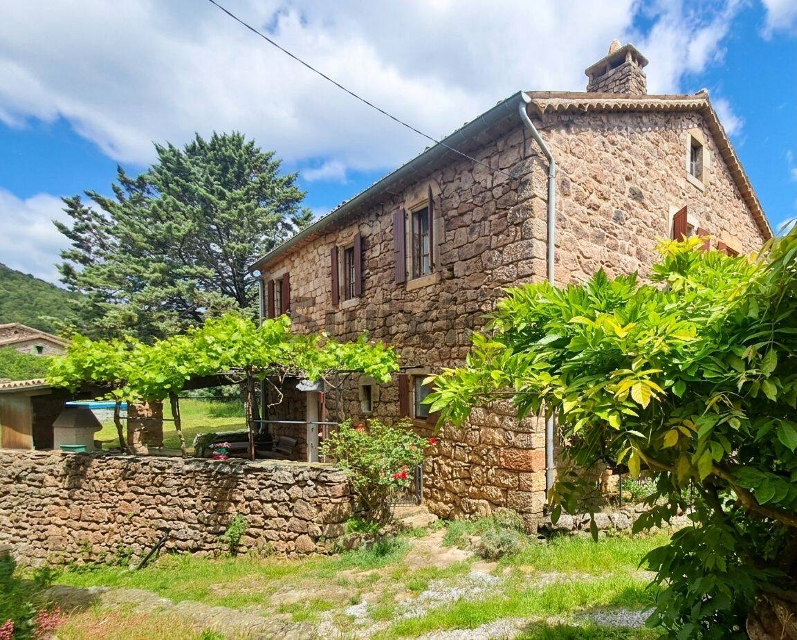 Maison 6 pièces 140 m² · à Payzac · 140 m² · 285 000 €