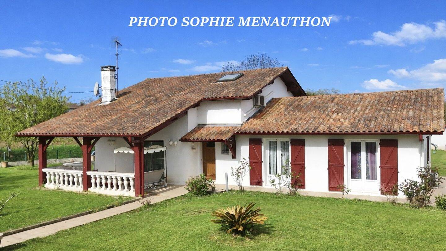Maison 6 pièces 151 m² · à Larressore · 151 m² · 462 000 €