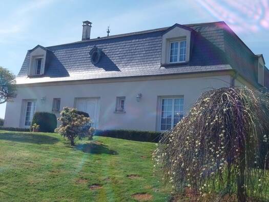 Maison à vendre 370 000 € 8 pièces 4 chambres 223 m² 3 400 m² de terrain Harcy 08150