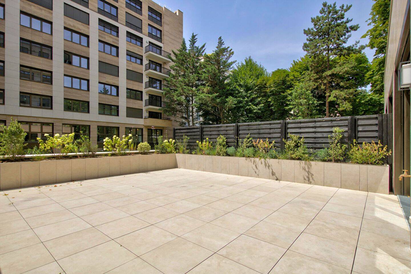 Appartement 5 pièces 207 m² · à Neuilly-sur-Seine · 206,6 m² · 7 549 €/mois
