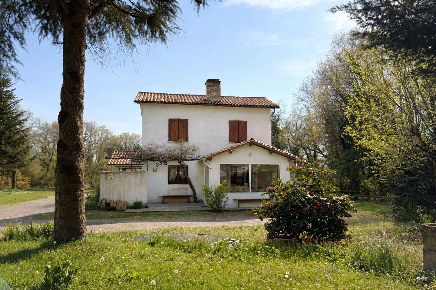 Maison 8 pièces 160 m² · à La Roche-Chalais · 160 m² · 294 000 €