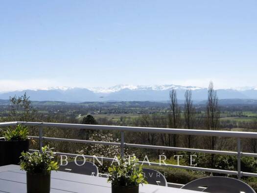 Maison à vendre 555 000 € 5 pièces 4 chambres 165,8 m² 2 410 m² de terrain Morlaàs 64160